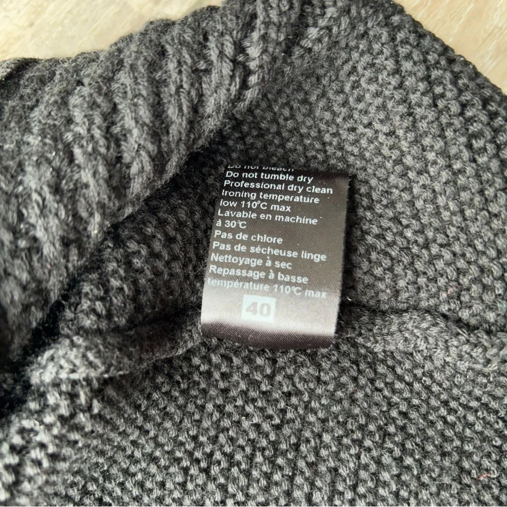 Chic Black V-Neck Knit Sweater - Picture 9 of 14
